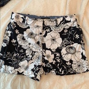 Cute floral pattern shorts